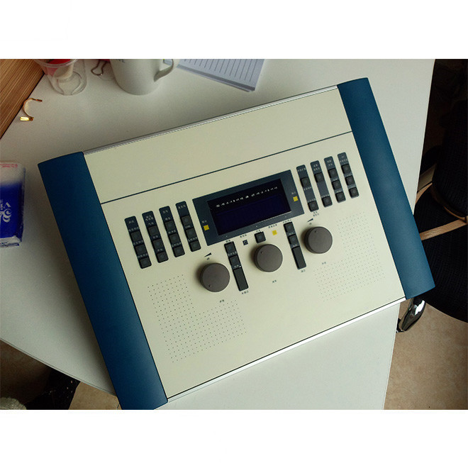 Hearing Test | Diagnostic Audiometer AMAD02